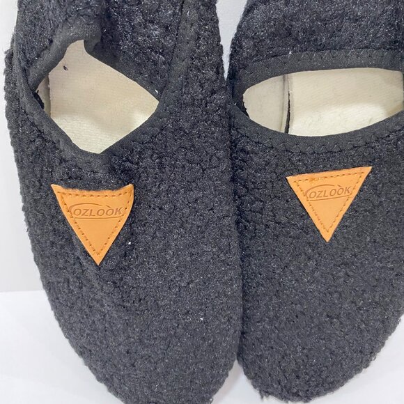 OZLOOK Black Fleece House Slippers Women’s Size 38/39 NWOT - Picture 2 of 4